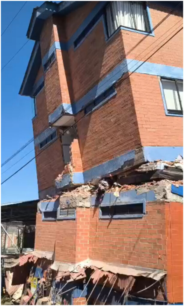 Así quedó su vivienda por el terremoto en Risaralda. Foto: Pulzo.