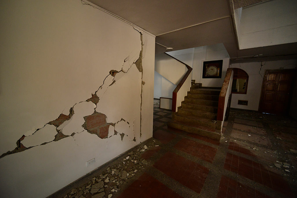 Apartamento con daños por terremoto en Colombia (Getty)