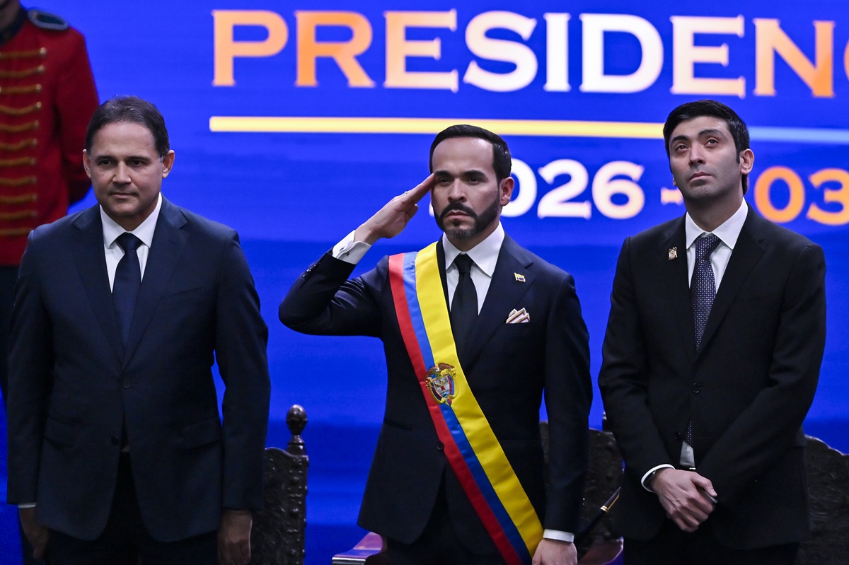 Se produce primera renuncia (de peso) dentro del gabinete De la Espriella