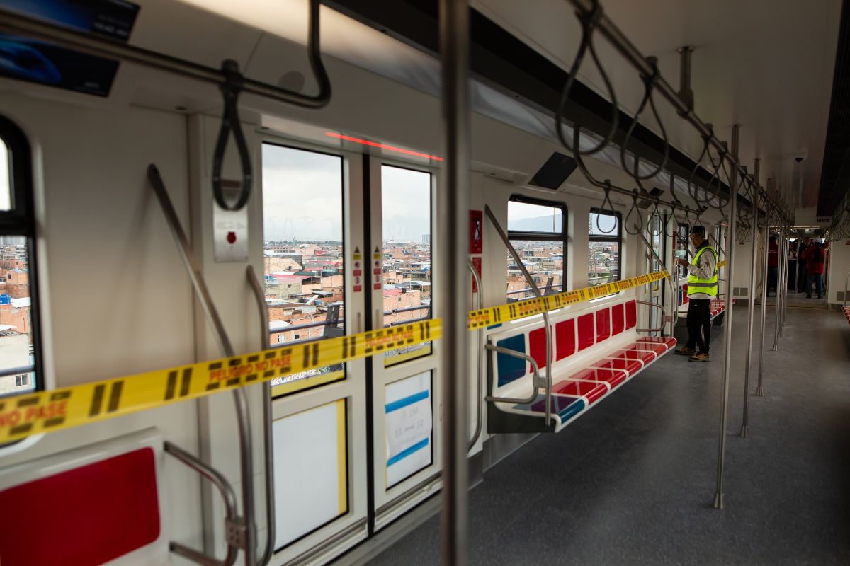 La Empresa Metro de Bogotá lamentó el fallecimiento del soldador David Gordillo en la Estación 8 y exigió al concesionario reforzar los protocolos. 