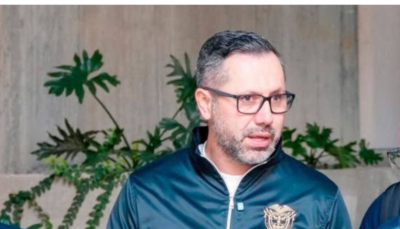 Ministro de Vivienda pidió disculpas por viaje a Santa Marta luego de terremoto