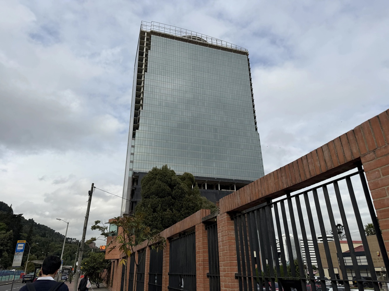 Edificio de la séptima con 100
