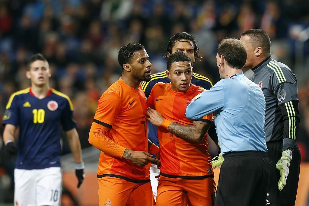 James Rodríguez vs. Memphis Depay / Getty