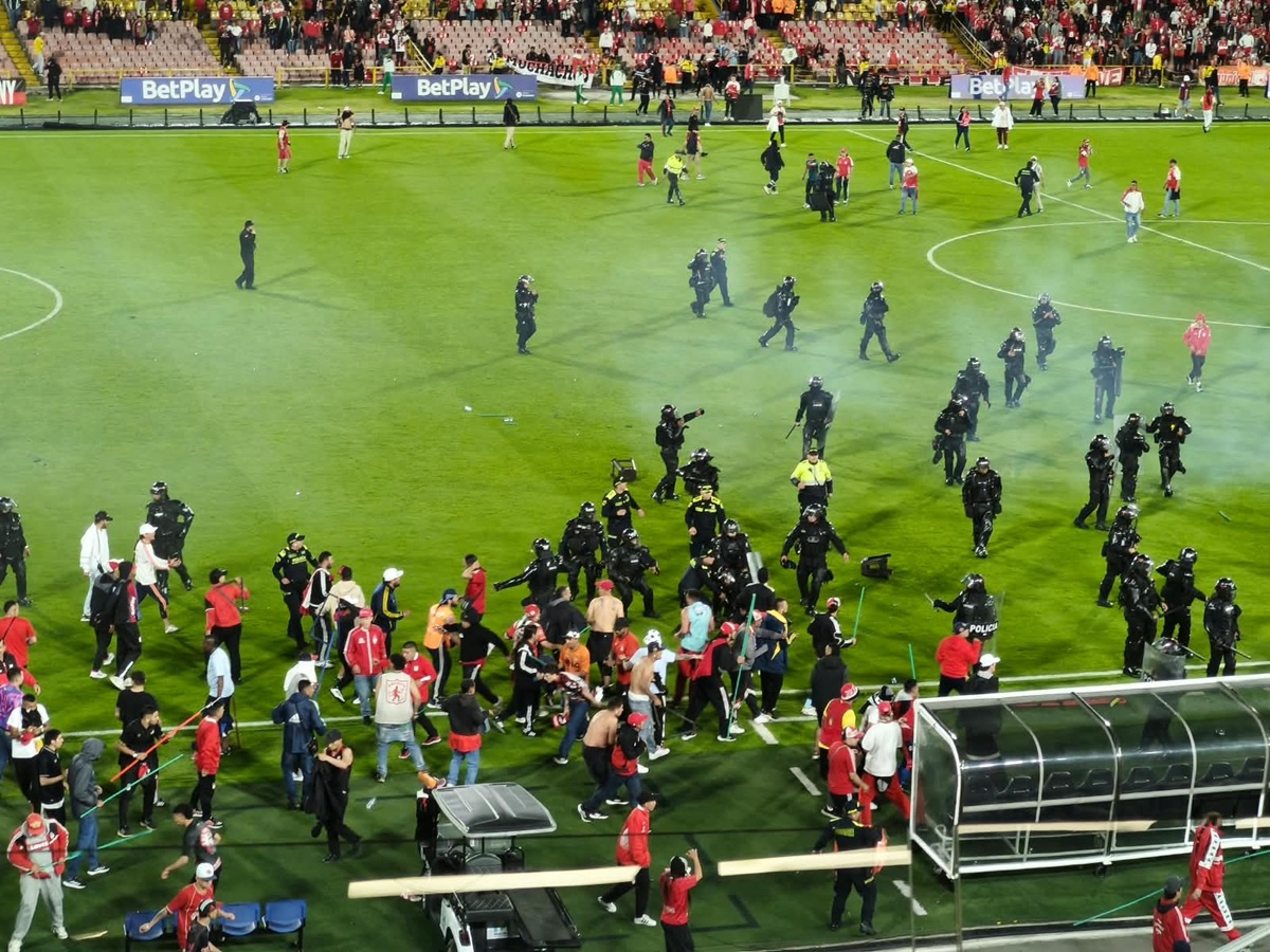 Disturbios Santa Fe vs América