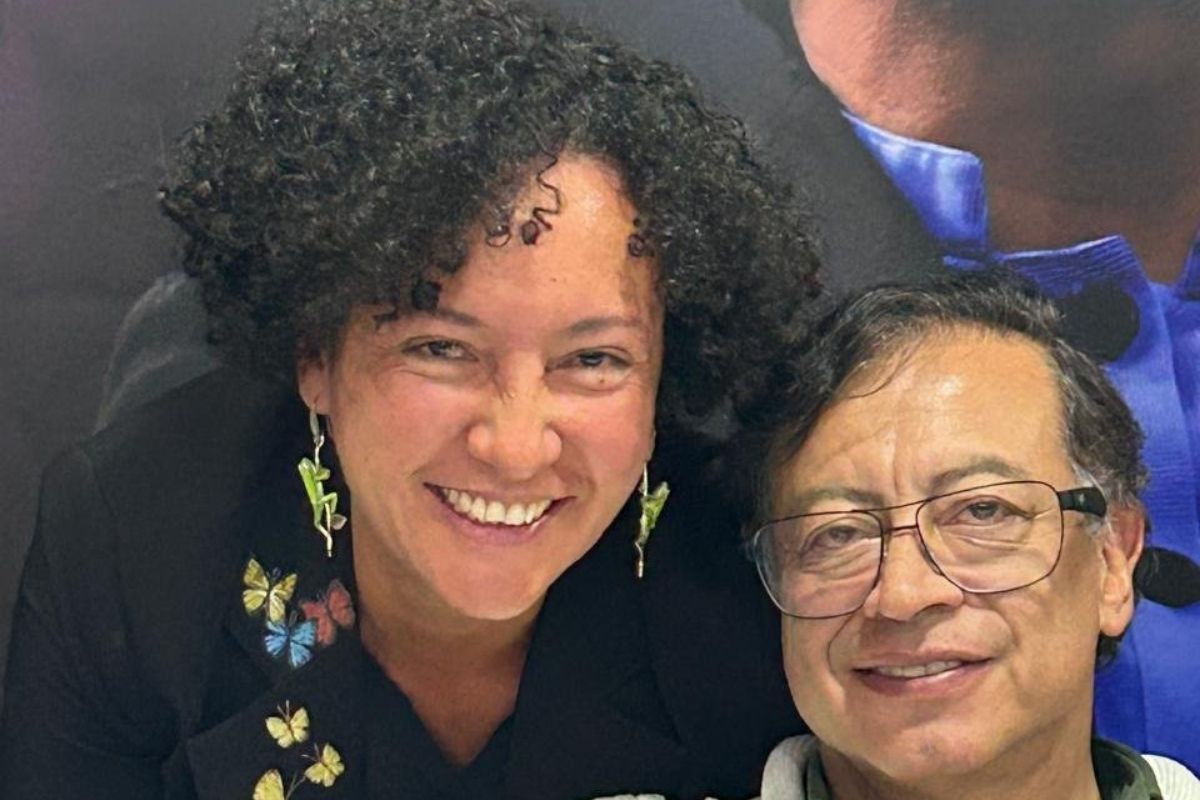 La senadora Isabel Zuleta desató una polémica al asegurar que Gustavo Petro sigue siendo el presidente y rechazar que lo llamen expresidente. Más detalles.