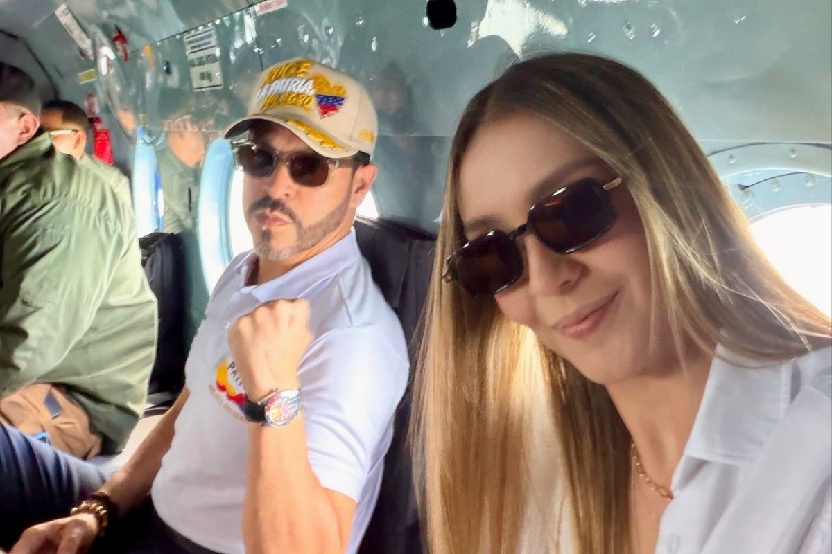La periodista Carolina Gómez no asumirá la vocería del gobierno de Abelardo De La Espriella tras polémicos mensajes. El abogado Miller Soto asumirá cargo. 