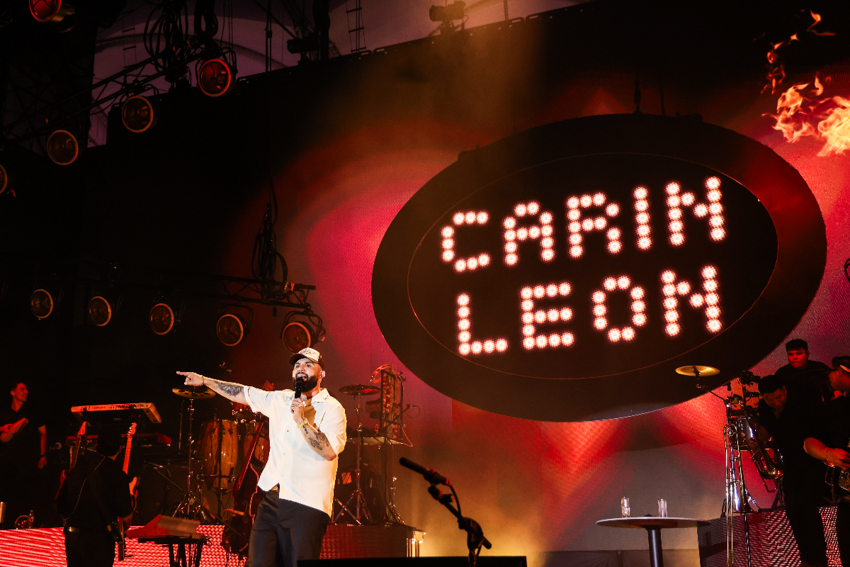 Descubre los detalles del histórico concierto de Carín León en la Sphere de Las Vegas, donde brilló con tecnología de punta y grandes invitados.  
