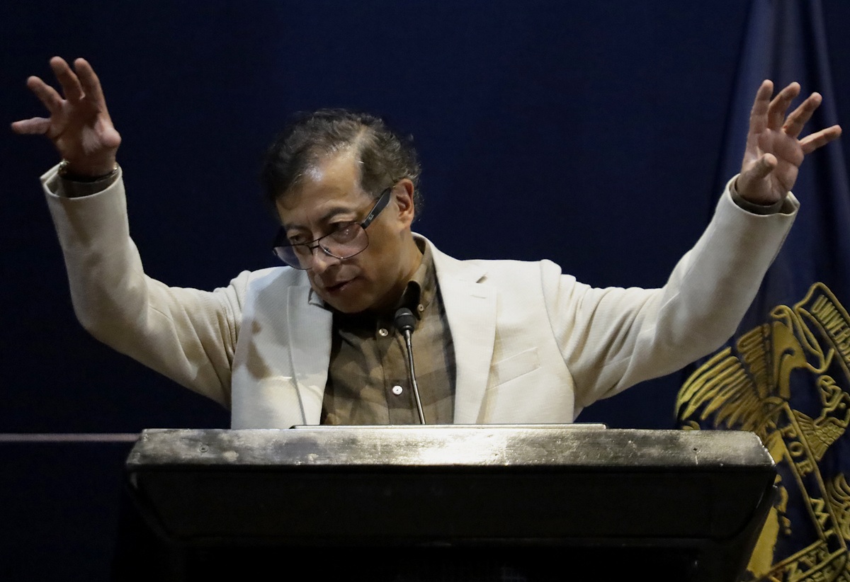 Insólitas palabras de Petro criticando ataque contra alias 'Bendito Menor'