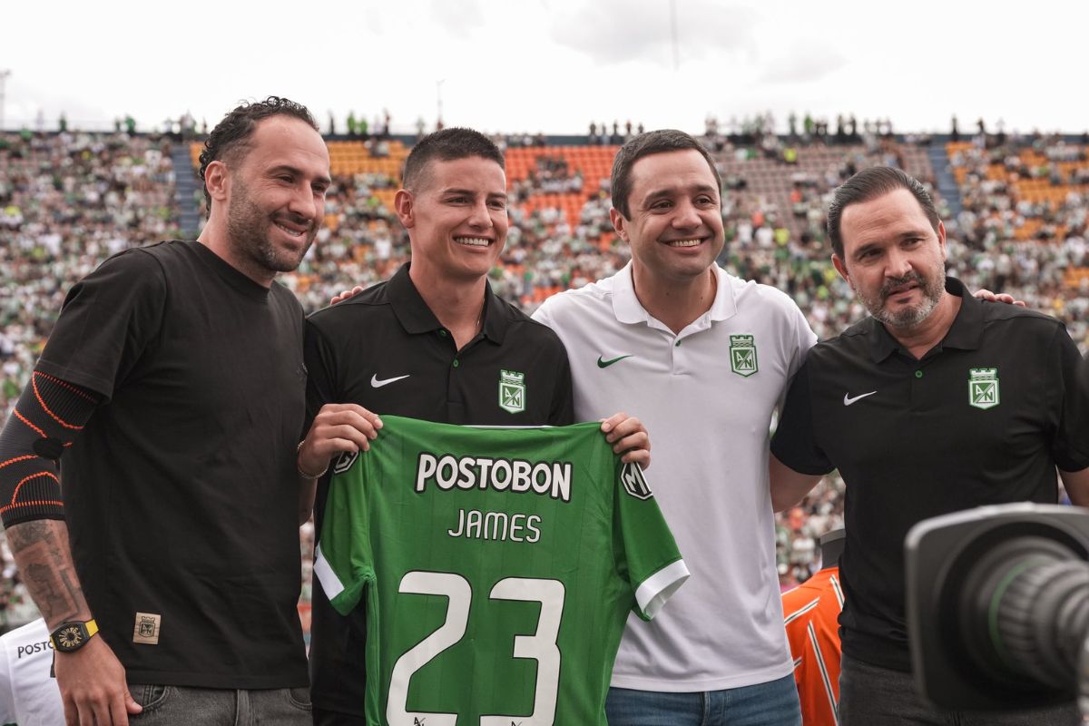 James Rodríguez fue presentado oficialmente en el Atanasio Girardot como nuevo refuerzo de Atlético Nacional. Conoce los detalles de su llegada y su número