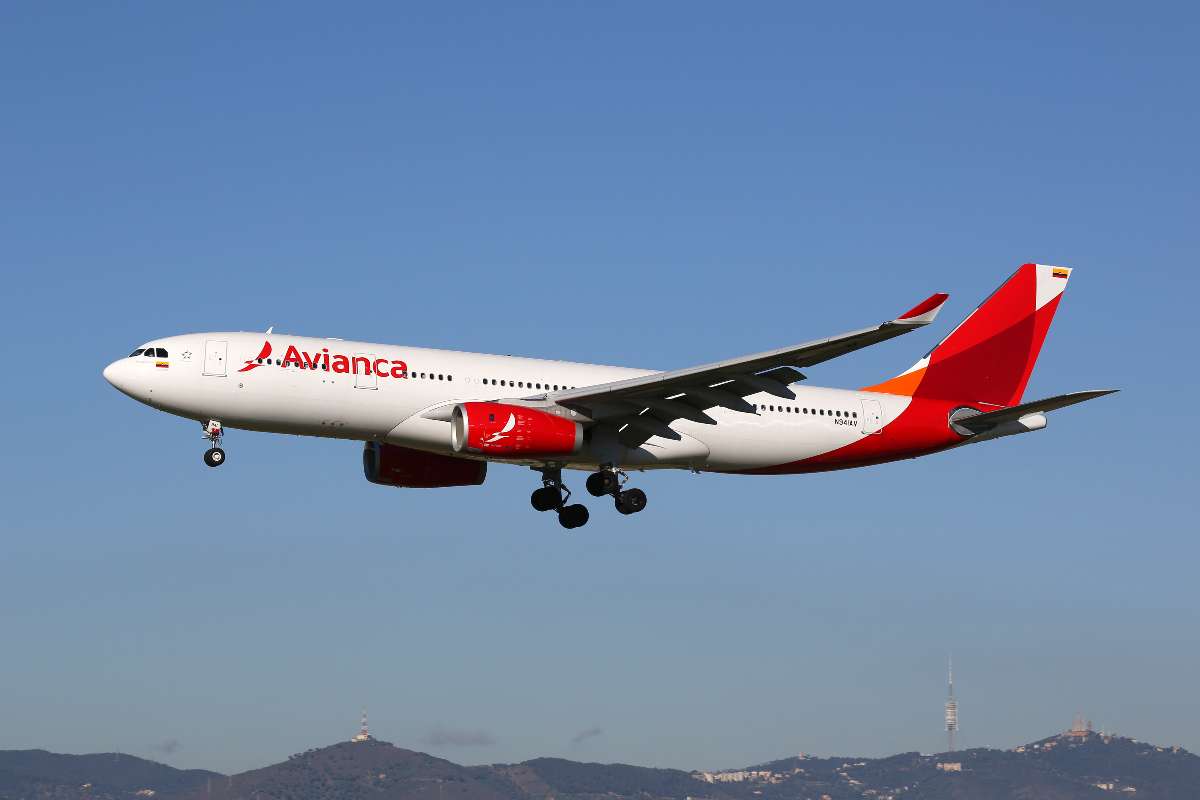 Avianca hizo maniobra de emergencia por pirotecnia cerca a aeropuerto: hay video