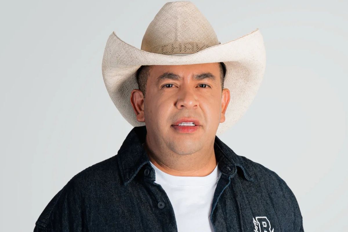 El cantante de música popular 'El Chakal del Sur' apareció sano y salvo tras perder comunicación en Jamundí, Valle, según confirmó su hija en redes.