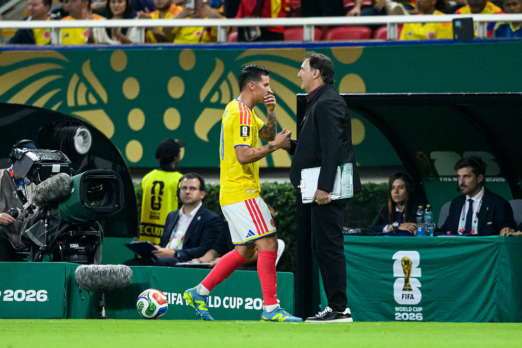 Néstor Lorenzo y James Rodríguez / Getty