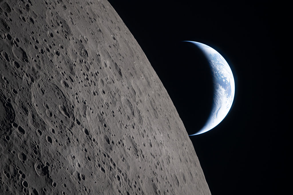 Luna y tierra