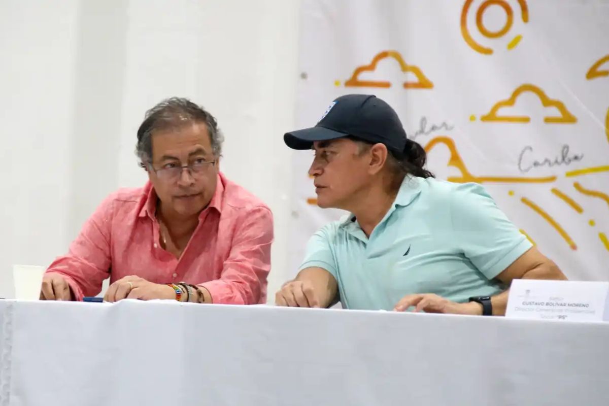 Gustavo Bolívar reaccionó con dureza a la carta de vecinos del conjunto Sierras del Moral que rechazan la llegada del expresidente Gustavo Petro. 