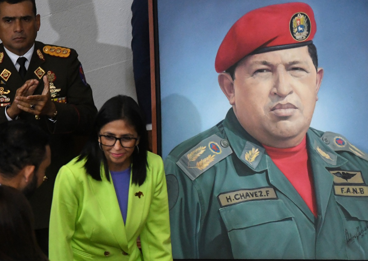 Si Hugo Chávez olió azufre en ONU, Delcy Rodríguez olerá las fragancias de Trump
