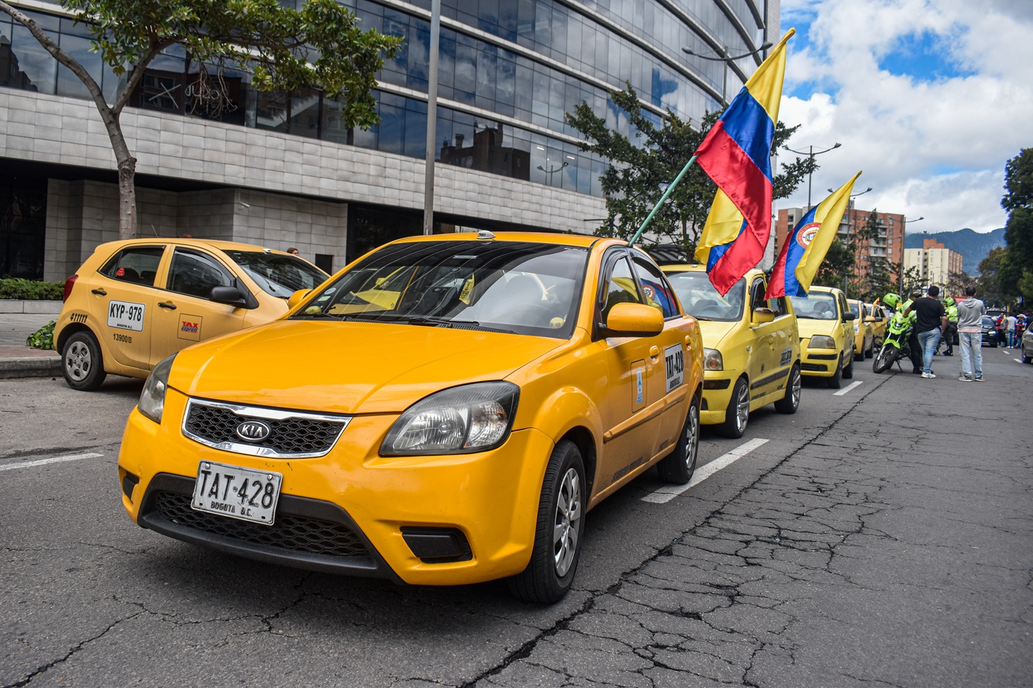 Gobierno decidió nuevo cambio para taxistas de Colombia en viajes de municipios