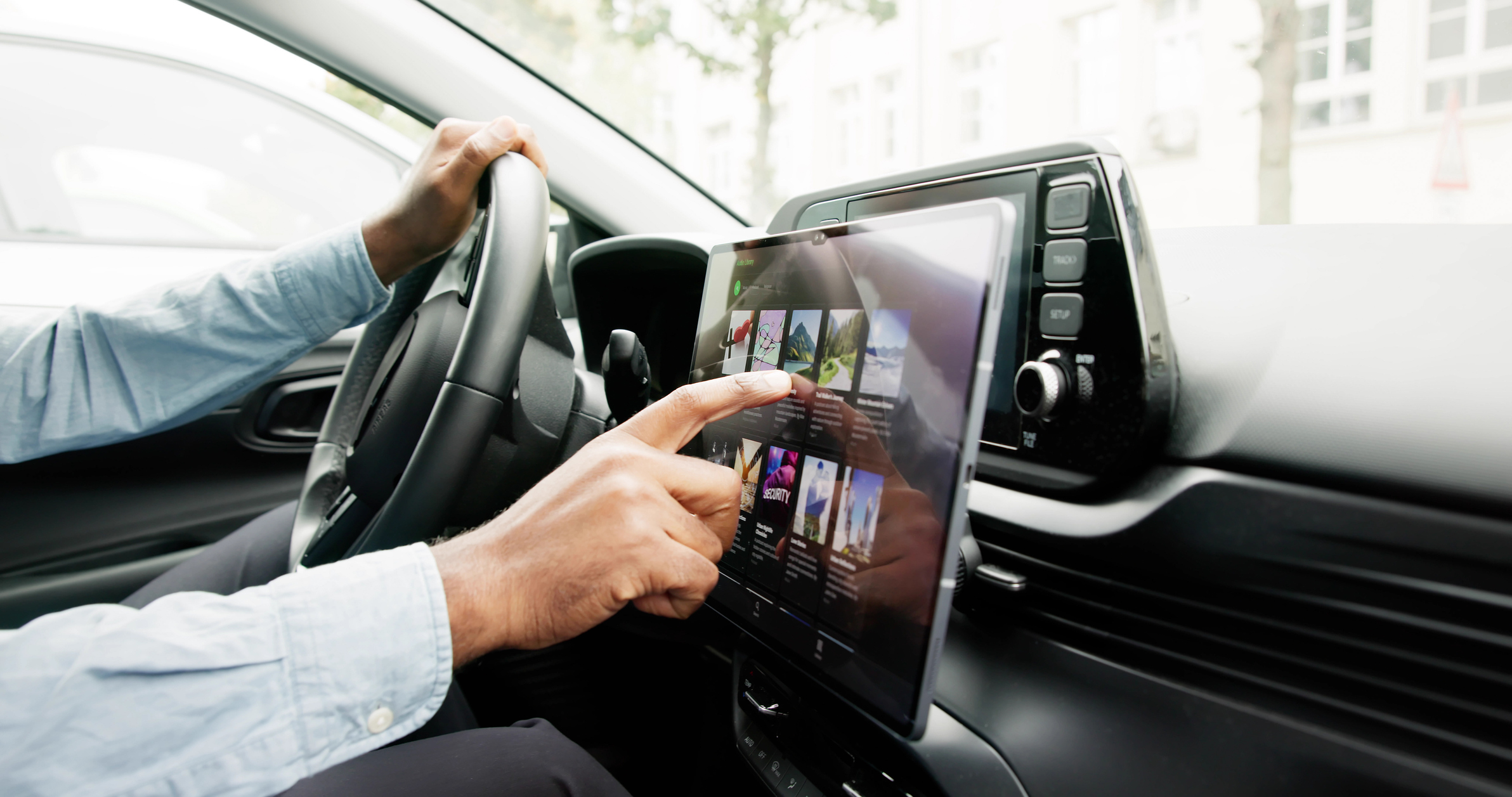 Precios de los productos de tecnología y lujos en el Salón del Automóvil 2026