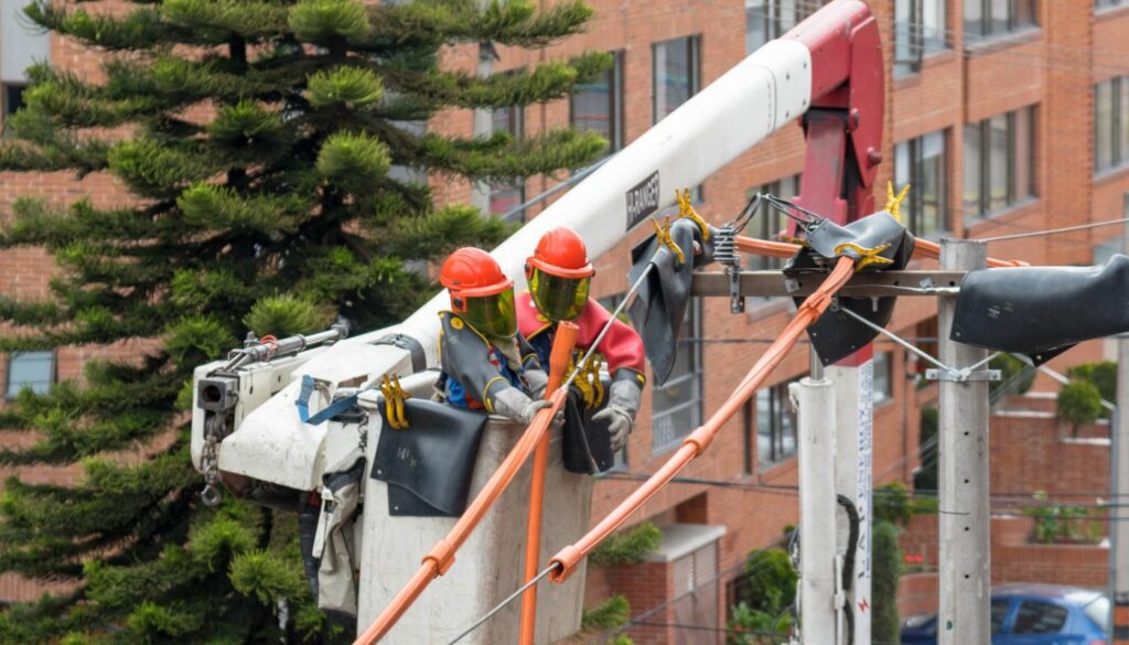 Cableado en Bogotá ya no será aéreo sino subterráneo (Getty)
