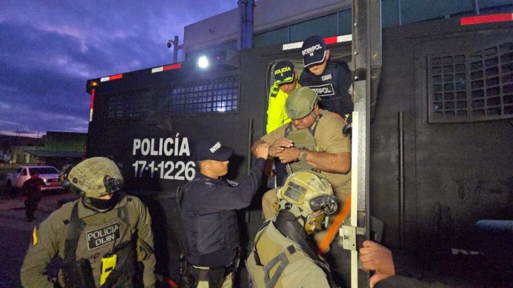 Imágenes de la extradición de alias Araña a Estados Unidos / Cortesía