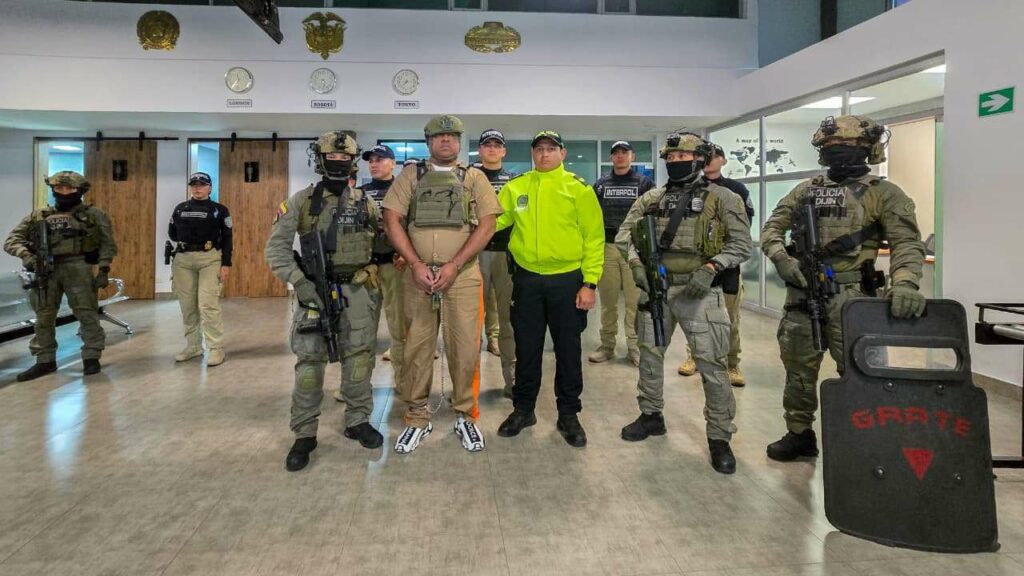 Imágenes de la extradición de alias Araña a Estados Unidos / Cortesía