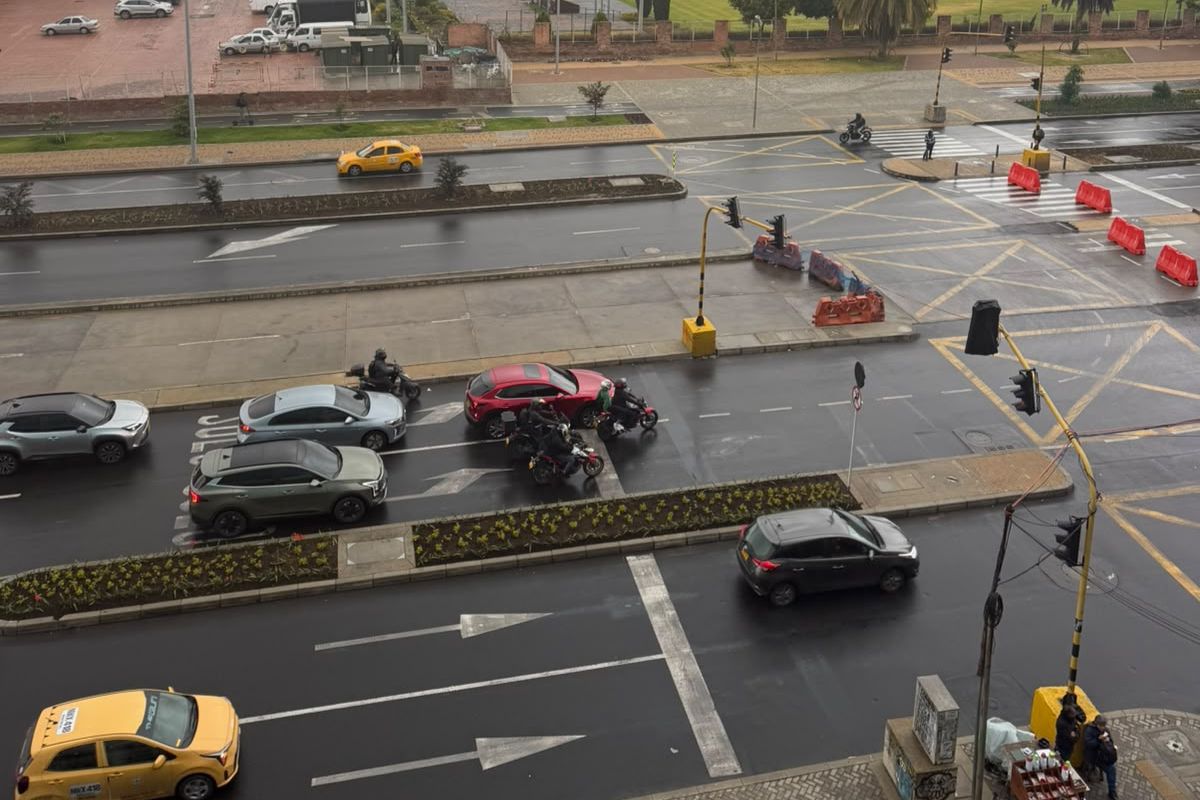 Movilidad en Bogotá hoy lunes 28 de septiembre: Fuertes lluvias complican el tráfico y obligan a extremar precauciones al conducir.