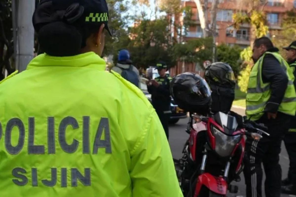 Una ola de atracos a mano armada en cafeterías y zonas exclusivas como Bella Suiza y Unicentro encendió las alarmas. La Policía desplegó operativos. 
