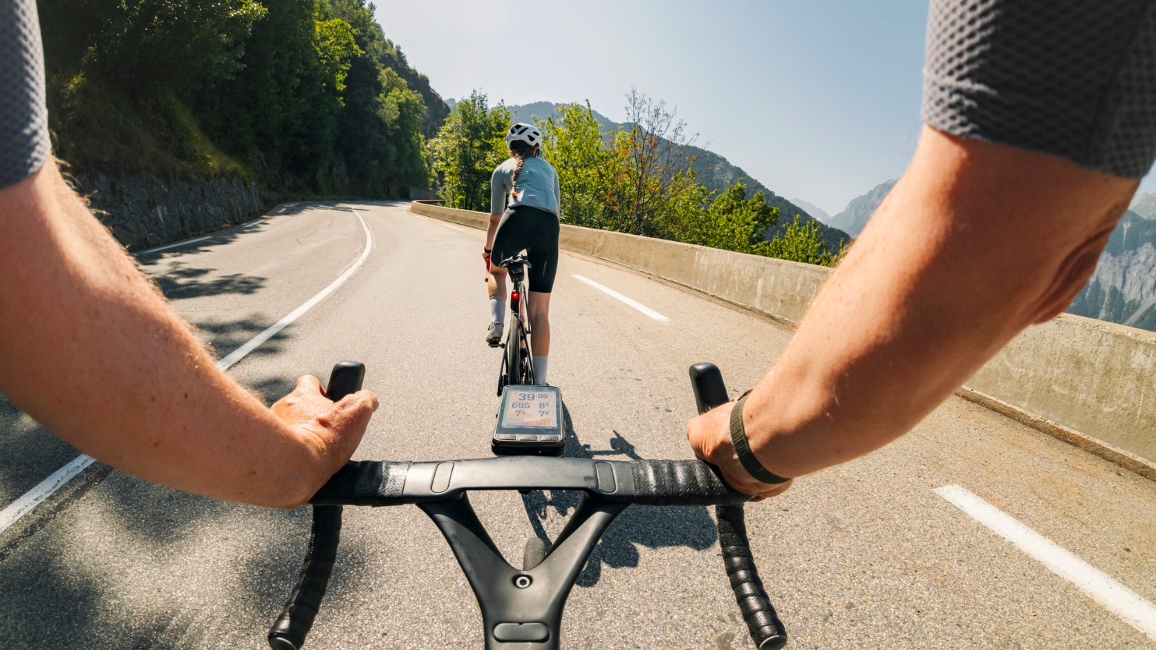 Bicicleta de ruta vs. bicicleta de montaña: diferencias y cuál elegir