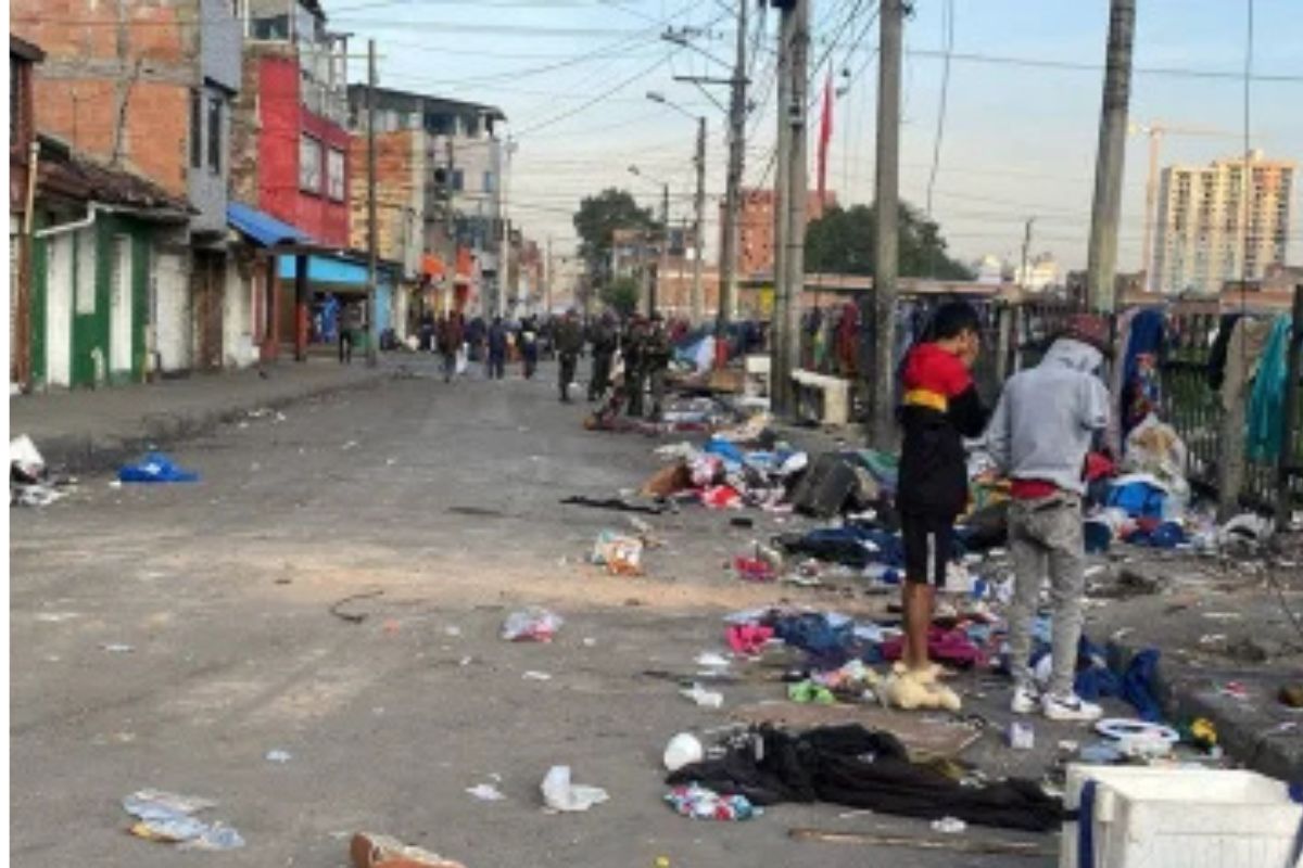 Alerta máxima en Bogotá por el barrio San Bernardo. Denuncian la creación de un 'Bronx 2' con menores desaparecidos, microtráfico y casas invadidas.
