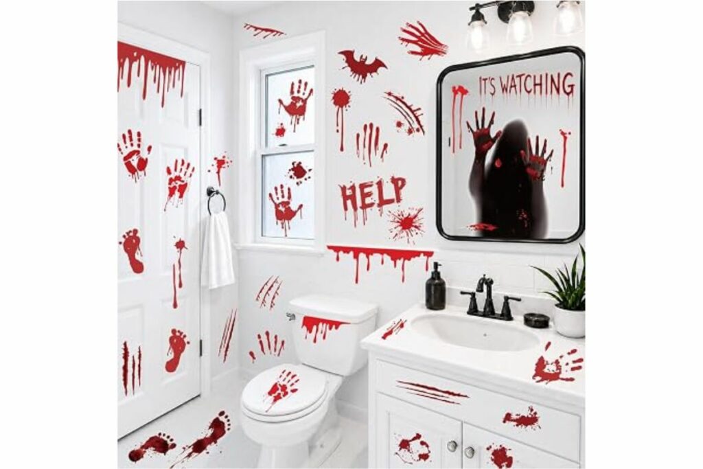 Pegatinas de pared y ventana de huellas de manos sangrientas de Halloween / Amzon