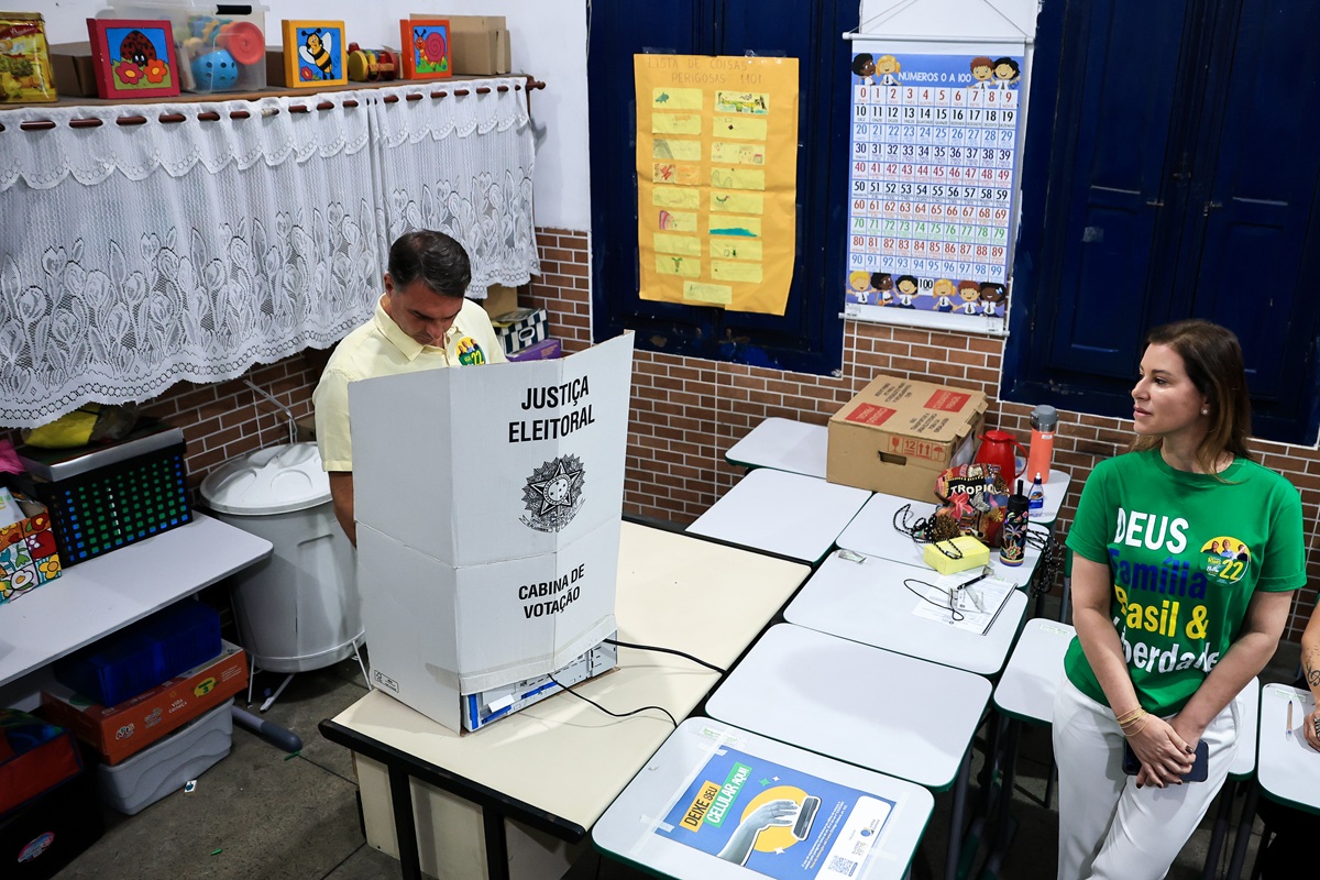 Abren urnas en Brasil: Lula y Bolsonaro disputan Presidencia en ese país