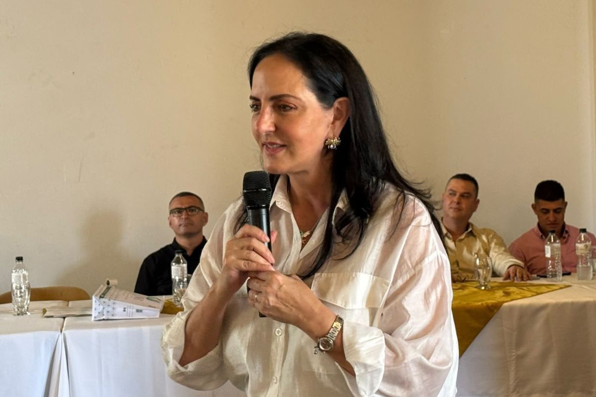 onoce las declaraciones de María Fernanda Cabal en Blu Radio sobre su llegada al Partido Republicano, su salida del Centro Democrático y su aspiración.