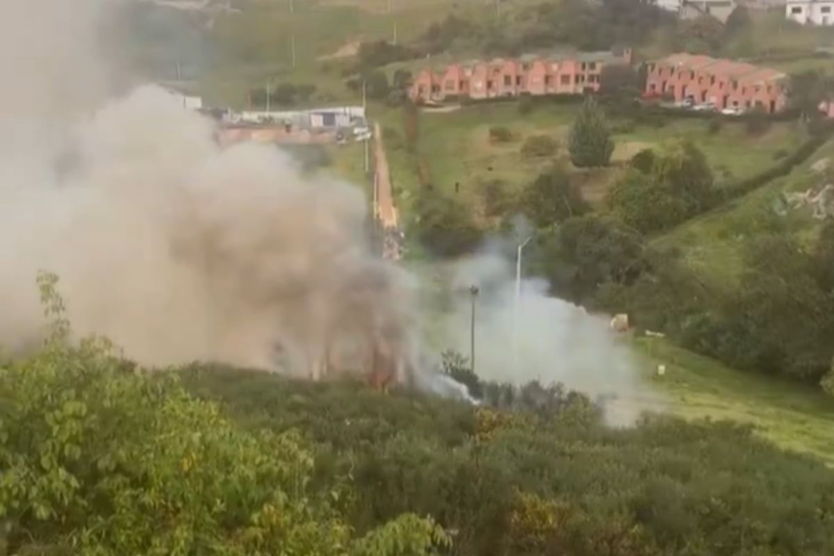 Incendio forestal cerca de Bogotá: investigan a hombres que lo habrían provocado