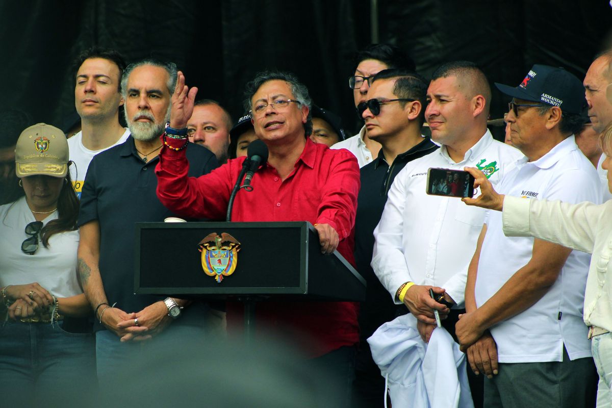 El analista Luis Ernesto Gómez aseguró en Blu Radio que convocar a marchas contra el gobierno de Abelardo De La Espriella es una mala estrategia.