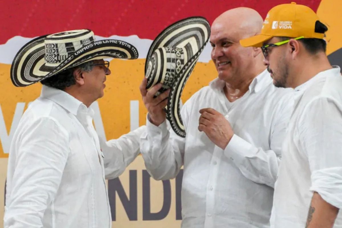Mancuso dice que delegados de Petro les pidieron acusar a Uribe, De la Espriella y Vargas Lleras