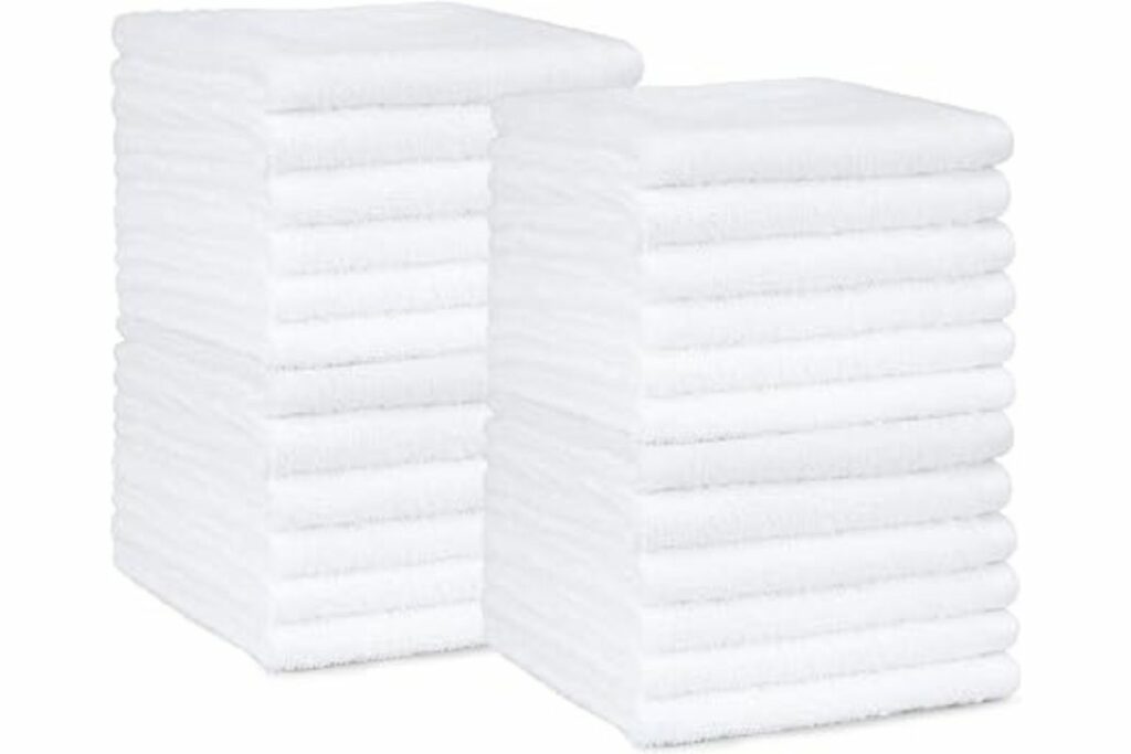 Amazon Basics Toallas de algodón de secado rápido para baño, lavables a máquina, suaves y altamente absorbentes, 12 x 12 pulgadas, color blanco, paquete de 24 / Amazon