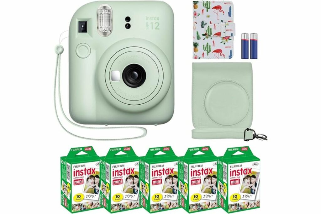 Fujifilm Cámara instantánea Instax Mini 12 + paquete de accesorios MiniMate y funda personalizada compatible + paquete económico de película Fuji Instax (50 hojas), álbum de fotos de diseño Flamingo / Amazon