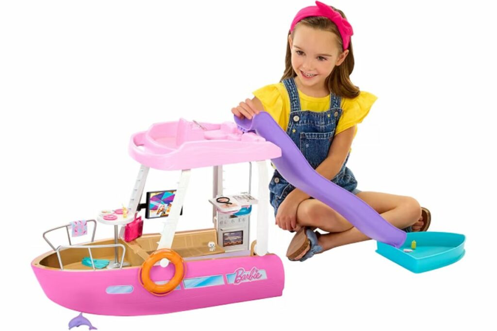 Barbie Barco con piscina y tobogán, el juego Dream Boat incluye más de 20 / amazon