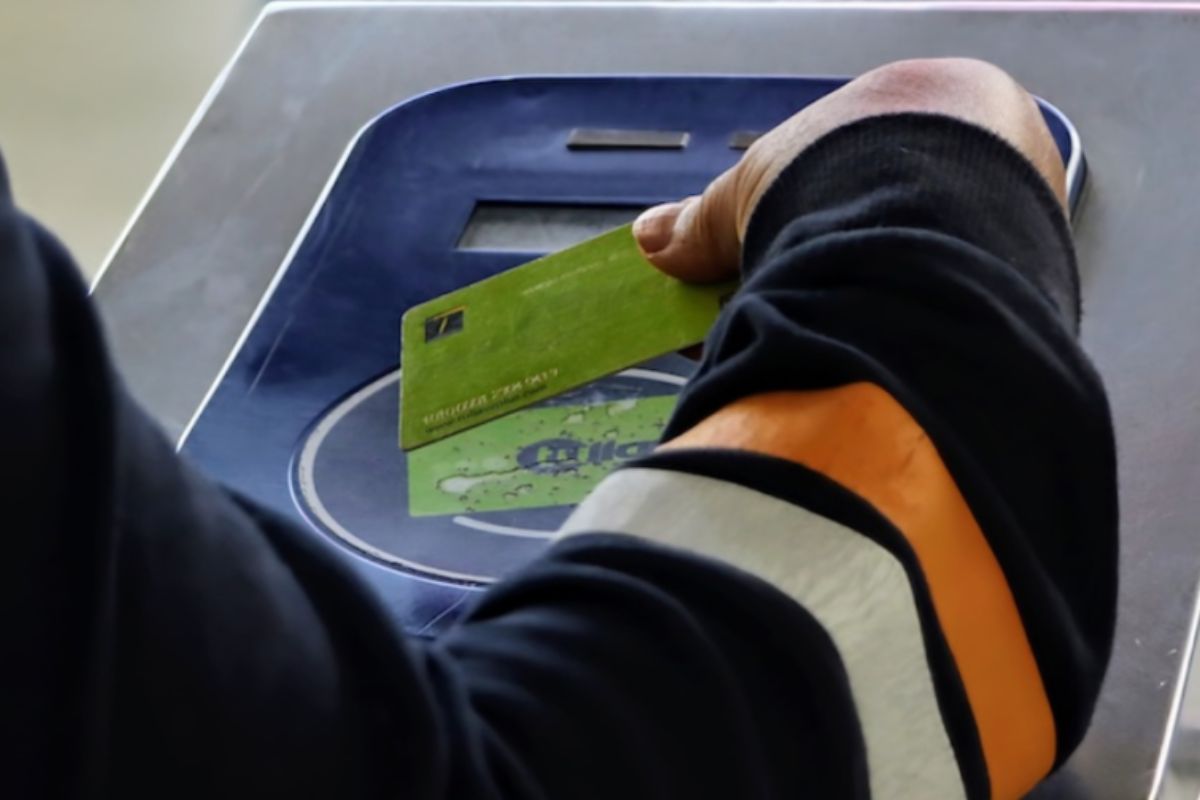 Revelan cuatro opciones de incremento para la tarifa de TransMilenio en 2027. El pasaje podría subir entre $250 y $400 según el Distrito.