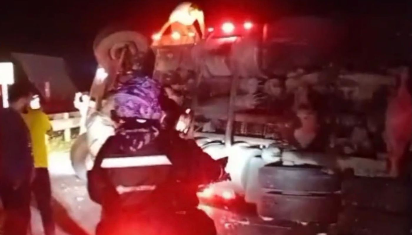 Accidente de tractomula en la vía Bogotá-Girardot provocó cierre total