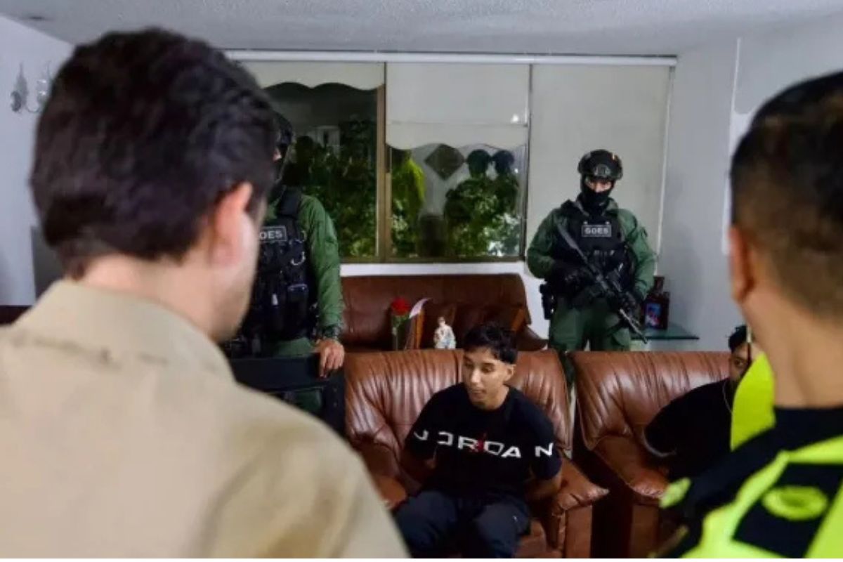 Jacobo Valenciano, hijo de Iván René Valenciano, fue capturado de nuevo en Medellín. Tenía antecedentes por hurto y prisión domiciliaria.
