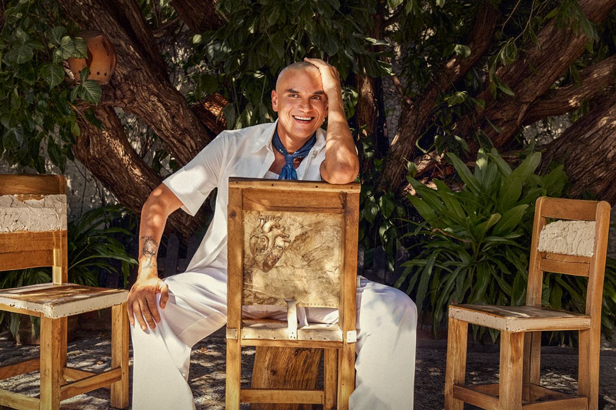 Silvestre Dangond lanza su sencillo "Hay Amores". Conozca los detalles de la producción musical y el videoclip grabado en Valledupar.