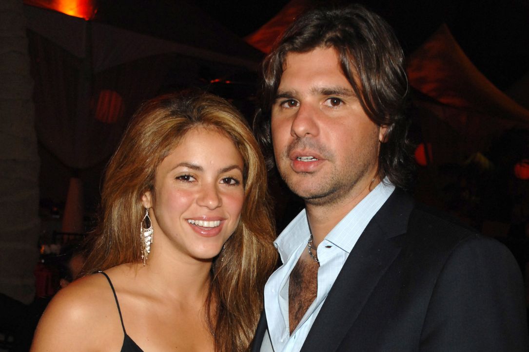 Foto de Shakira con Antonio de la Rúa, en nota de que la cantante se aleja de Piqué y tendría amor con presentador de televisión: quién es.