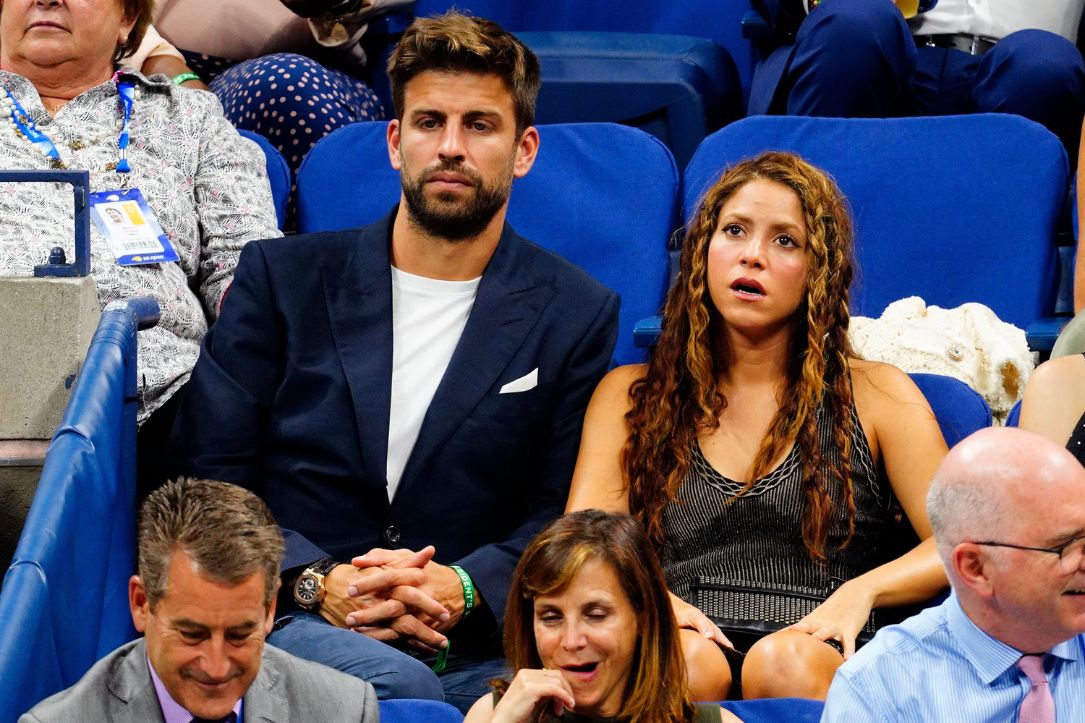 Foto de Gerard Piqué con Shakira, en nota de que la cantante se aleja de Piqué y tendría amor con presentador de televisión: quién es.