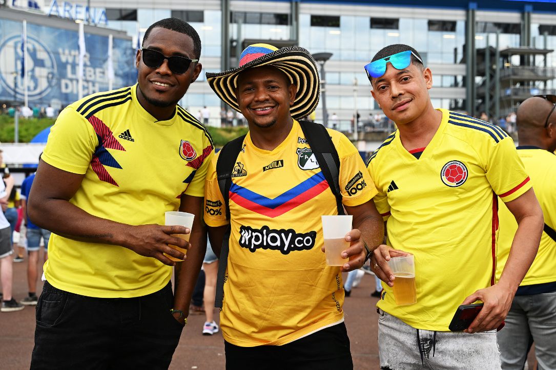 Imagen de fanáticos colombianos en territorio alemán, en galería de Selección Colombia contra Alemania vivió situación impensada, con fotos de hinchas