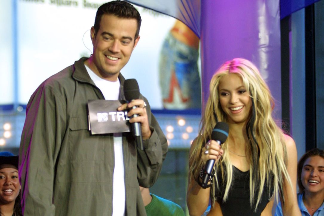 Foto de Shakira con Carson Daly, en nota de que la cantante se aleja de Piqué y tendría amor con presentador de televisión: quién es.