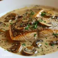 Receta de trucha en salsa de champiñones. Conozca los ingredientes y el paso a paso para prepararla fácil y rápido.