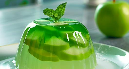 Aprenda cómo hacer una gelatina de manzana verde con yogur para que quede deliciosa. Siga esta receta y encuentre los paso a paso.