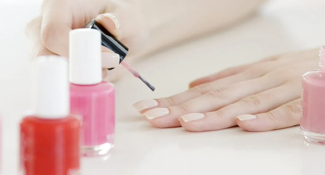 Tips de belleza: así puede hacer que el esmalte de las uñas le dure más tiempo
