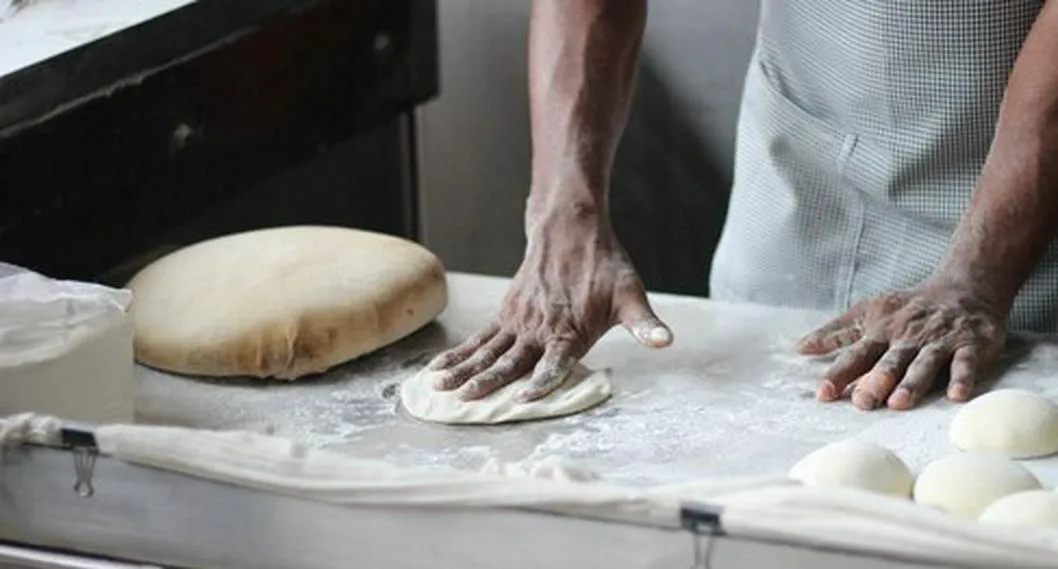 Cómo preparar pan en la casa: receta paso a paso