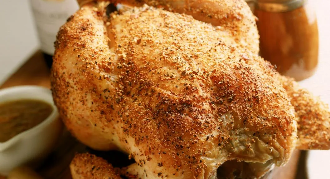 Usuarios en internet se está quejando con Costco por el sabor a químico de su pollo rostizado